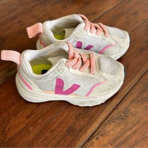 Veja Kids Sneakers in Pink and Cream